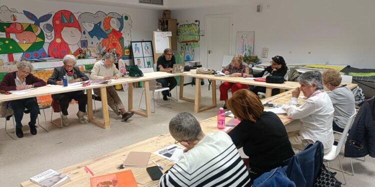 El periódico ‘La Alcachofa’, una iniciativa cultural innovadora creada por mayores de 65 años