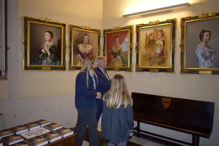 Entrevista a la Fallera Major Infantil de Valéncia 2025, Lucía García Rivera, a las puertas de la plantà