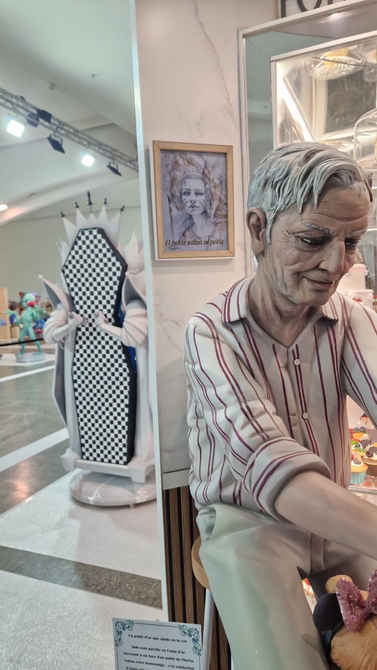 El Ninot de Convento Jerusalén realizado por Sáchez Llongo del Forn Pa i Porta ninot indultat