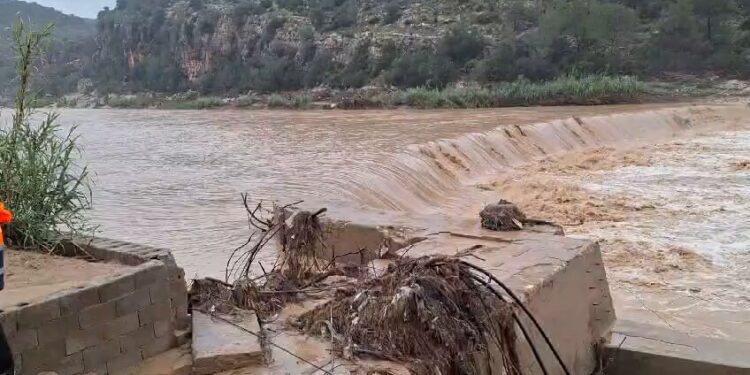 Aumenta el caudal de ríos y barrancos por la apertura de compuertas en presas pero la situación está controlada