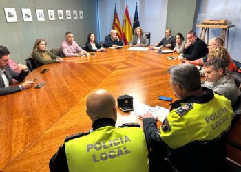 Torrent suspende clases y actividades escolares hoy y mañana y avisa a la población por precaución