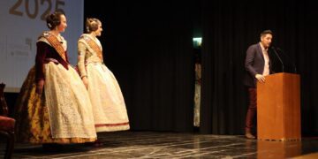 La Gala Literaria de las Fallas de Torrent premia la creatividad y el talento fallero