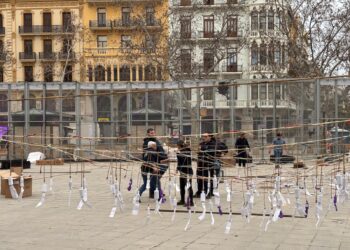 Vuelve a rugir la catedral de la Pólvora con la mascletà de Reyes Martí y su homenaje al pirotécnico fallecido ayer en Alicante