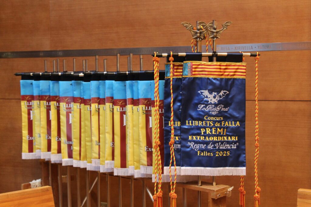 Lo Rat Penat entrega en la Diputació de Valéncia els premis del Concurs de Llibrets de Falla per a les falles de fora del Cap i Casal 5 WhatsApp Image 2025 03 11 at 20.39.28
