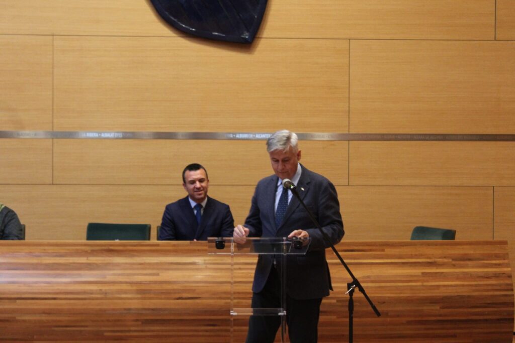 Lo Rat Penat entrega en la Diputació de Valéncia els premis del Concurs de Llibrets de Falla per a les falles de fora del Cap i Casal 2 WhatsApp Image 2025 03 11 at 20.39.37