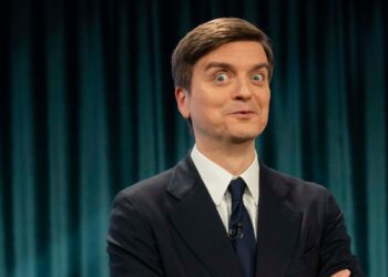 Lo Rat Penat ix en defensa del valencià, en acabant del menyspreu per part de TVE