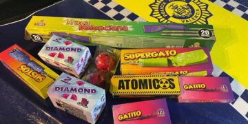 La Policía Local de Valencia identifica a 8 personas, 5 de ellas denunciadas, y decomisa artefactos pirotécnicos en la zona del Palau de la Música