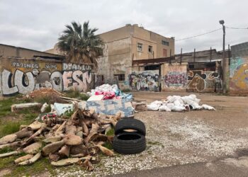 Los solares de La Punta se convierten en vertederos de basura