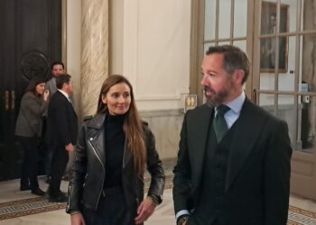 Catalá mantiene en el gobierno municipal a la concejal Cecilia Herrero para mantener los votos de los no adscritos