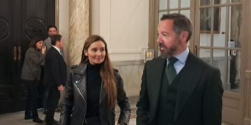 Catalá mantiene en el gobierno municipal a la concejal Cecilia Herrero para mantener los votos de los no adscritos