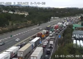 Caos en las carreteras de Valéncia: más de 40 km de atascos