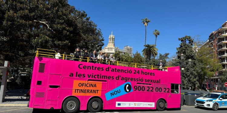 Fallas: se reparten gratis pulseras antidroga contra la violencia sexual 1 Fallas: se reparten gratis pulseras antidroga contra la violencia sexual