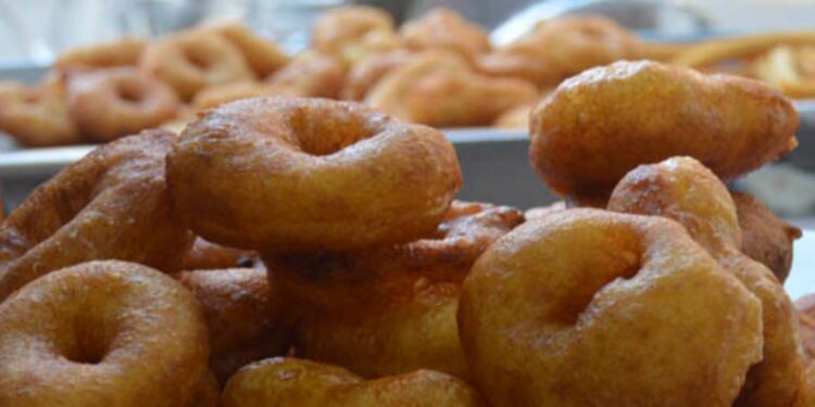 Los buñuelos de calabaza conquistan las Fallas