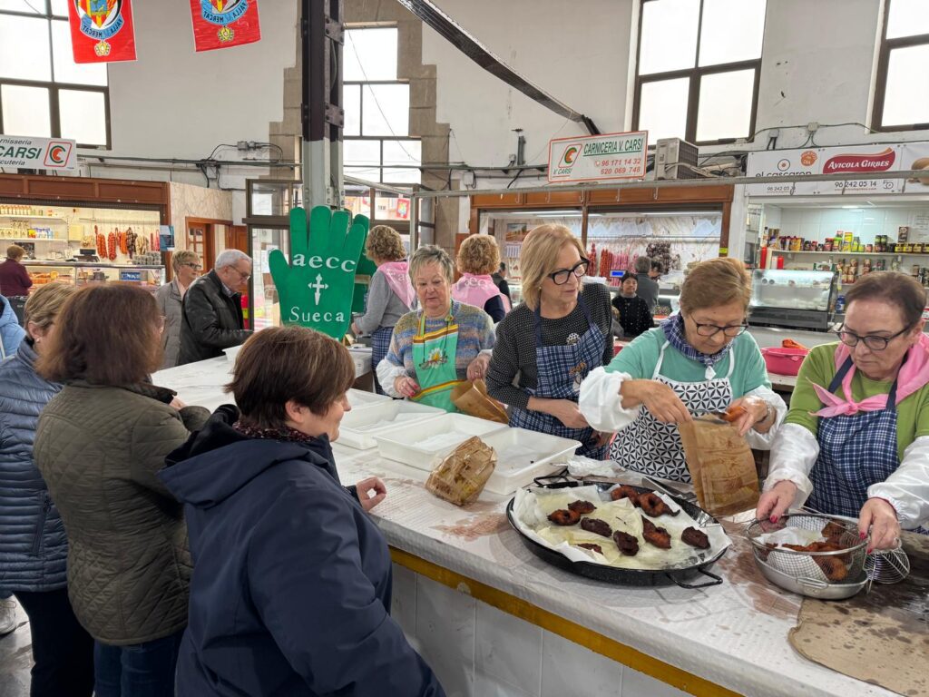 La Asociación Local Contra el Cáncer de Sueca ofrece sus tradicionales buñuelos solidarios para recaudar fondos 4 bunyols solidaris 5
