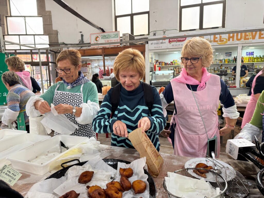 La Asociación Local Contra el Cáncer de Sueca ofrece sus tradicionales buñuelos solidarios para recaudar fondos 2 bunyols solidaris 6