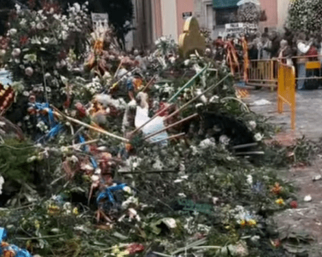 La Plaza de la Virgen luce una imagen lamentable 1 La Plaza de la Virgen luce una imagen lamentable