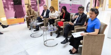 ‘La Incorporación de la Mujer en el Transporte, un Desafío Compartido’ aborda los retos para atraer y retener a la mujer en el sector