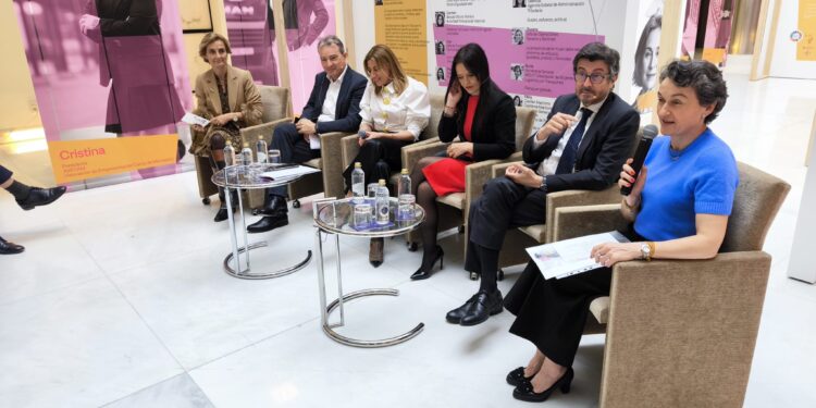 ‘La Incorporación de la Mujer en el Transporte, un Desafío Compartido’ aborda los retos para atraer y retener a la mujer en el sector