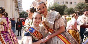 Las Fallas de Valencia aterrizan en Castellón en las Fiestas de la Magdalena