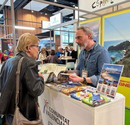 Generalitat promociona turismo activo valenciano en el Salón du Randonneur de Lyon