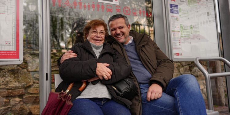 Prueba piloto en Madrid: primera marquesina de autobús con calefacción