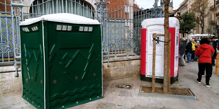 El Mercado Central de Valencia: Patrimonio Modernista o Campo de Batalla Urbano en fiestas