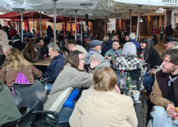 Las Fallas 2025 impulsan la facturación de la hostelería valenciana en zonas falleras