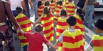 Compromís/Sumar consigue ayudas del Gobierno para las entidades catalanistas pero no para los afectados por la DANA