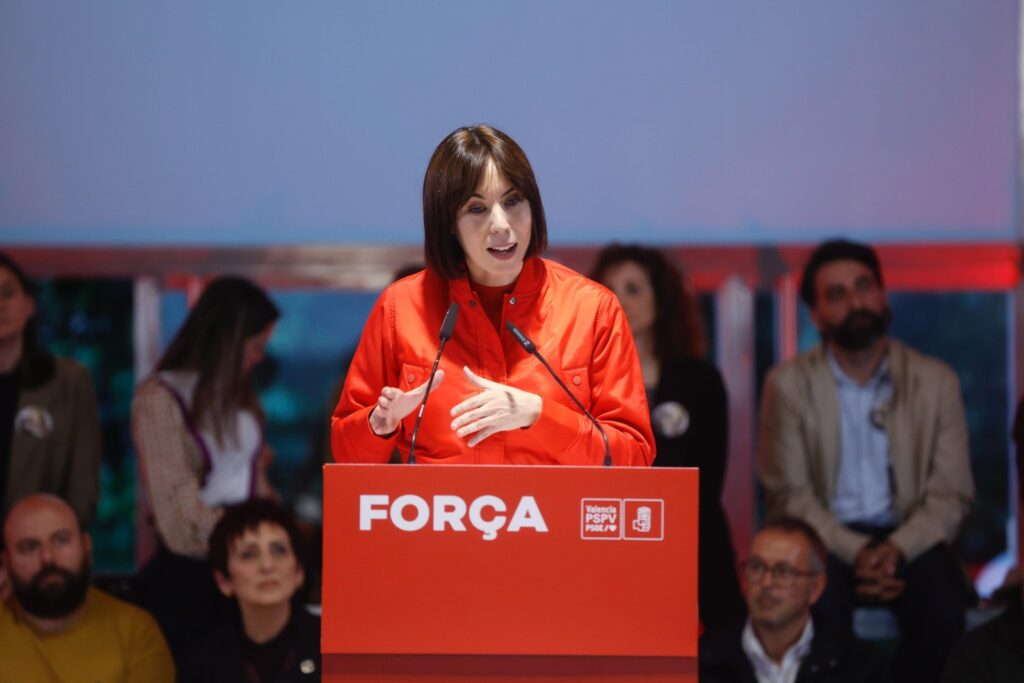 Pilar Bernabé da un paso al frente: “Nunca más Valencia tendrá una alcaldesa que mire hacia otro lado” 2 %E2%80%8BPilar Bernabe Diana Morant y la eurodiputada Sandra Gomez 12