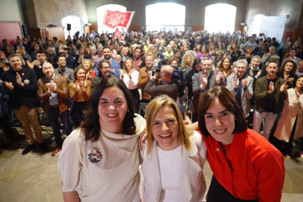 Pilar Bernabé da un paso al frente: “Nunca más Valencia tendrá una alcaldesa que mire hacia otro lado” 8 %E2%80%8BPilar Bernabe Diana Morant y la eurodiputada Sandra Gomez 6