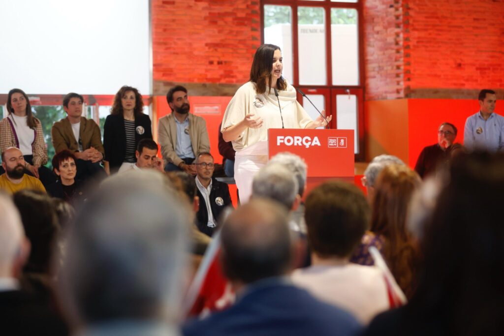 Pilar Bernabé da un paso al frente: “Nunca más Valencia tendrá una alcaldesa que mire hacia otro lado” 10 %E2%80%8BPilar Bernabe Diana Morant y la eurodiputada Sandra Gomez 8