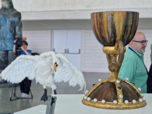 El futuro Centro de Interpretación del Santo Cáliz expondrá el atrezo de la producción de ‘Parsifal’ del Palau de Les Arts