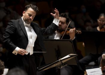James Gaffigan se despide como director titular de Les Arts con la cantata ‘Alexánder Nevski’, de Prokófiev