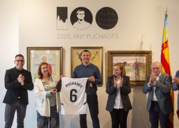 La Diputació de Valéncia y la Fundación Valencia CF conmemoran el Año Puchades con una muestra itinerante sobre la leyenda che