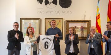 La Diputació de Valéncia y la Fundación Valencia CF conmemoran el Año Puchades con una muestra itinerante sobre la leyenda che