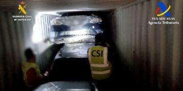 Desmantelan en el puerto de Valencia una red internacional de tráfico de coches de lujo robados