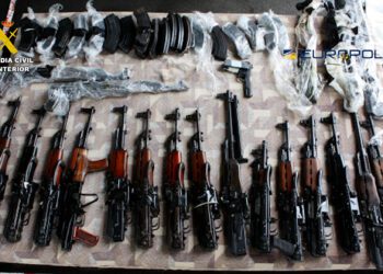 Desarticulada una organización transnacional de tráfico de armas de guerra procedente de los Balcanes