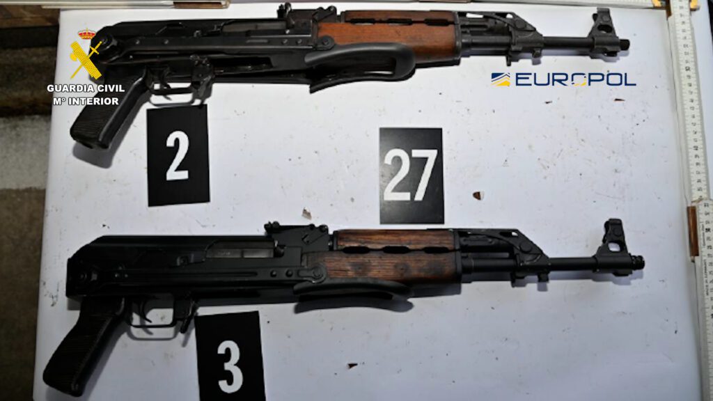 Desarticulada una organización transnacional de tráfico de armas de guerra procedente de los Balcanes 2 2025 04 10 op llanos charon hitra 03