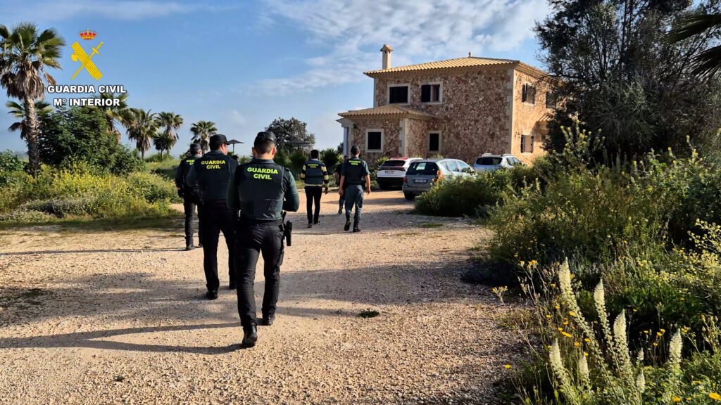 Detenidas dos personas por vender a través de internet animales exóticos 4 2025 04 14 op Kotach Valencia 04