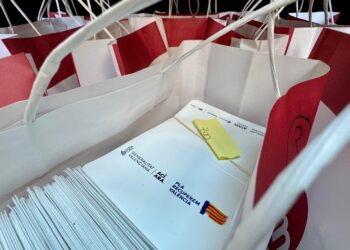 Las tarjetas Recuperém Valéncia sólo se podrán gestionar desde la web de la Agencia Valenciana del Transporte Metropolitano 2 Las tarjetas Recuperém Valéncia sólo se podrán gestionar desde la web de la Agencia Valenciana del Transporte Metropolitano
