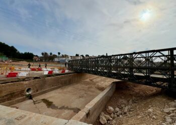 Los vecinos de Loriguilla podrán cruzar el Barranco del Pozalet con una estructura provisional