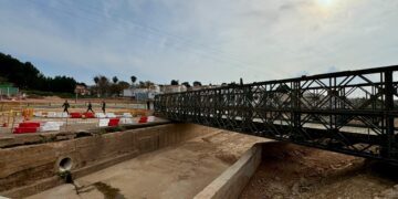 Los vecinos de Loriguilla podrán cruzar el Barranco del Pozalet con una estructura provisional