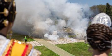 Mascletà de 350kg disparada por Nadal-Martí, paella gigante y fallas en Cartagena
