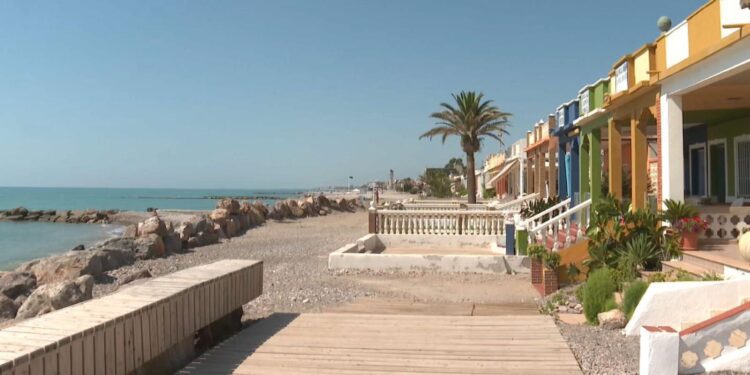Nules avanza en la protección de ‘les casetes’ de la playa