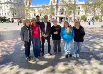 Las floristas podrán vender hasta que se dispare la mascletá del Día de la Madre en Valencia