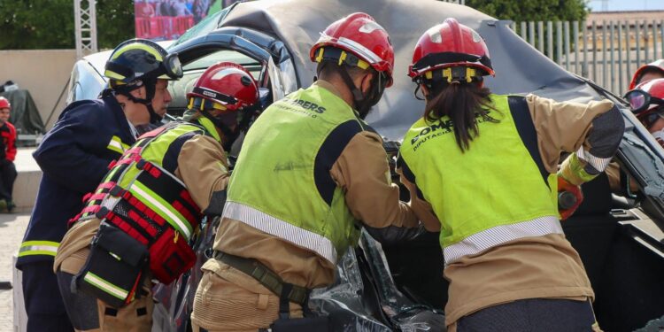 Torrent acoge este sábado la I Jornada de Puertas Abiertas y Acto Institucional del Consorcio Provincial de Bomberos de Valencia 1 Torrent acoge este sábado la I Jornada de Puertas Abiertas y Acto Institucional del Consorcio Provincial de Bomberos de Valencia