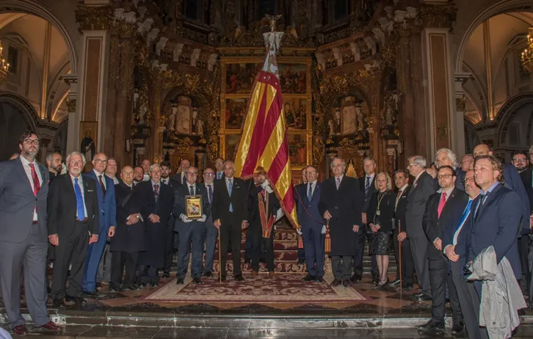 23 d’Abril, processó de Sant Jordi en la Real Senyera pels carrers del Cap i Casal