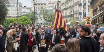 23 d’Abril, processó de Sant Jordi en la Real Senyera pels carrers del Cap i Casal