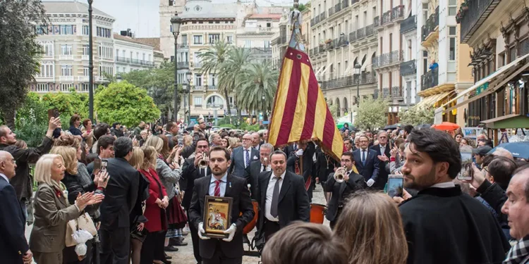 23 d’Abril, processó de Sant Jordi en la Real Senyera pels carrers del Cap i Casal