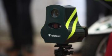 El nuevo escondite de los radares móviles de la DGT que ha descubierto un motorista